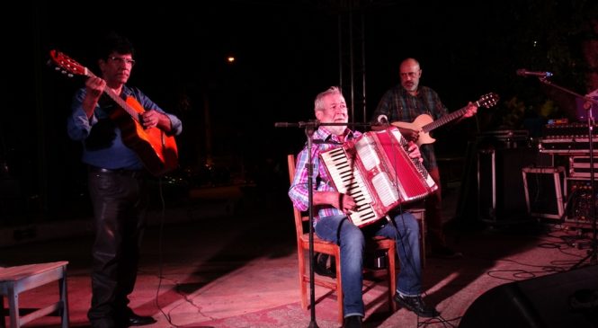 Dino Rocha e Rodrigo Teixeira encantam público com sons e histórias da música de MS