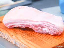Preparo e venda de carne de porco curada também vira oficina no Cata Guavira 2016