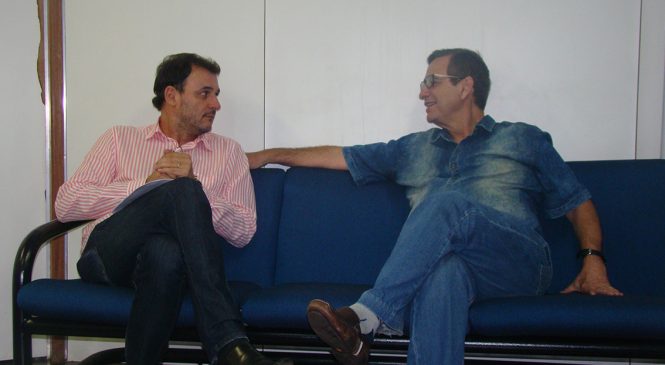 Prefeito de Costa Rica se reúne com presidente da Fertel e discute comunicação para o interior