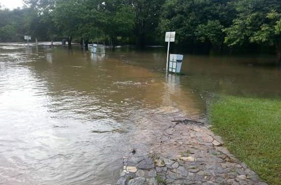 Chuvas fortes interditam Balneário Municipal de Bonito