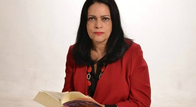 Escritora Raquel Naveira propõe ser “embaixatriz” cultural de MS